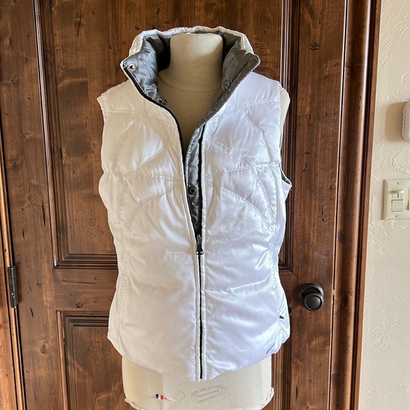 Nike Jackets & Blazers - Nike white, silver reversible puffer vest